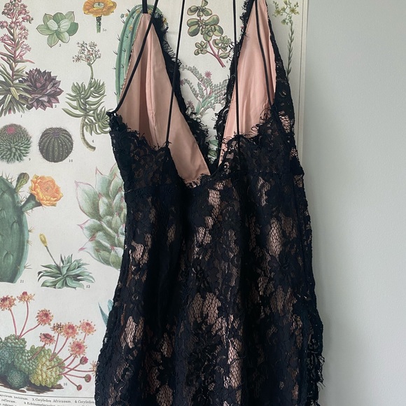 TOBI Mesh Dress - Picture 6 of 9